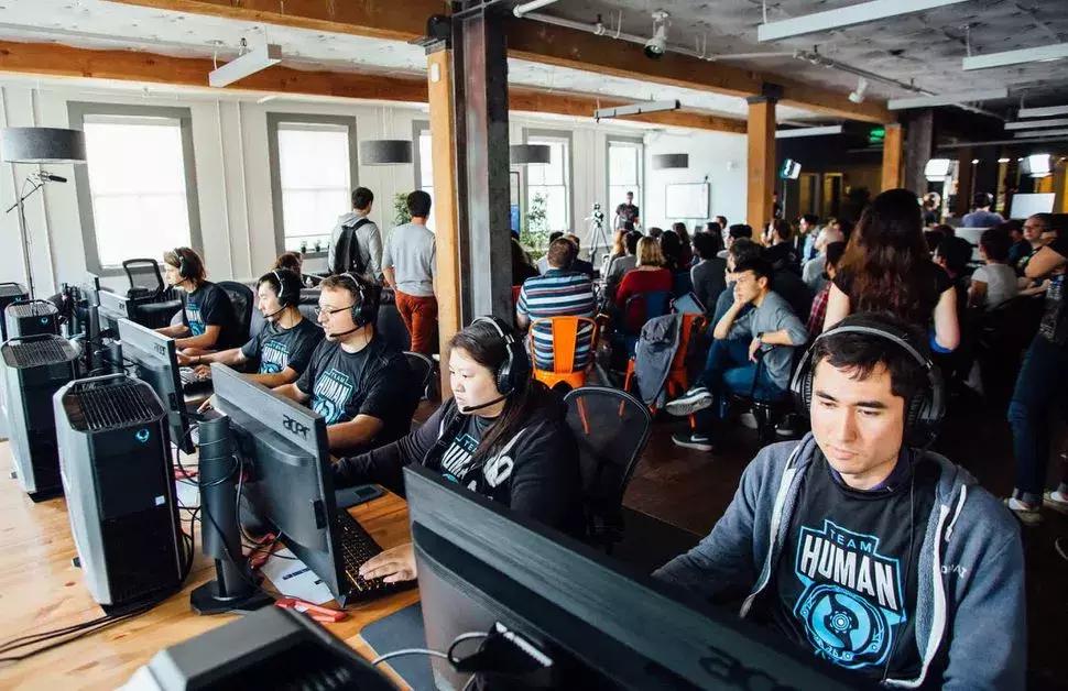 Dota中最有趣的AI对战有哪些？如何提升游戏体验？