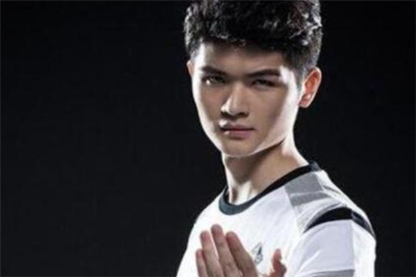 中国LOL中单选手谁最强?排名背后有哪些故事? 中国LOL中单选手谁最强?排名背后有哪些故事?