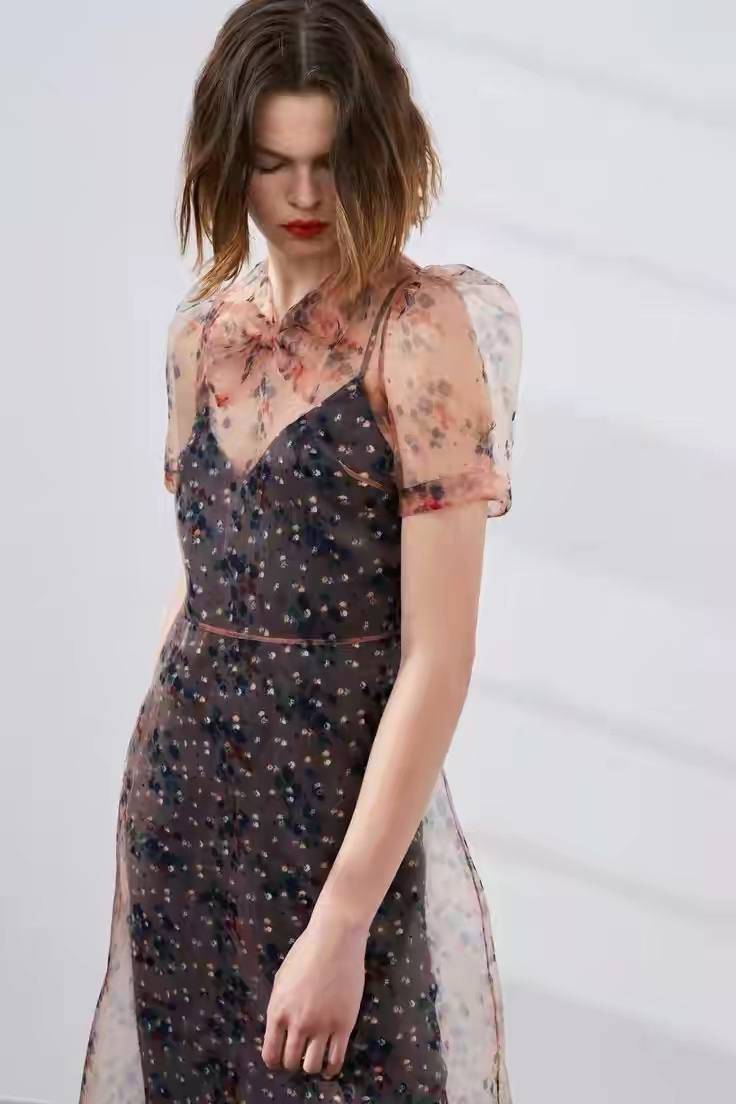 现版本女枪出装有哪些推荐？如何选择最佳装备？