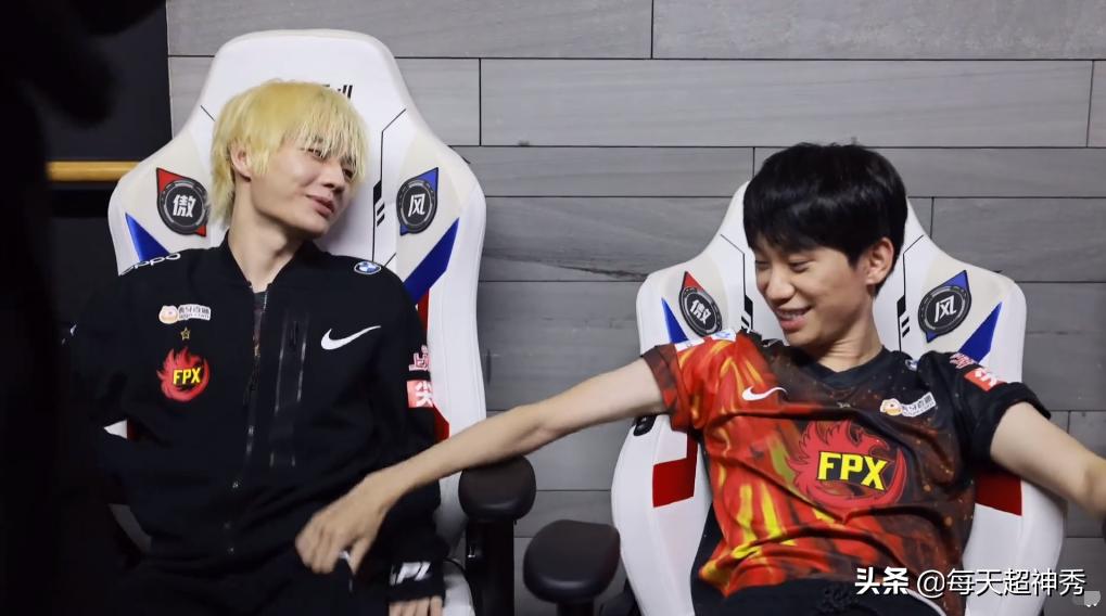 曙光女神上单如何选择暴力出装？最佳装备推荐是什么？