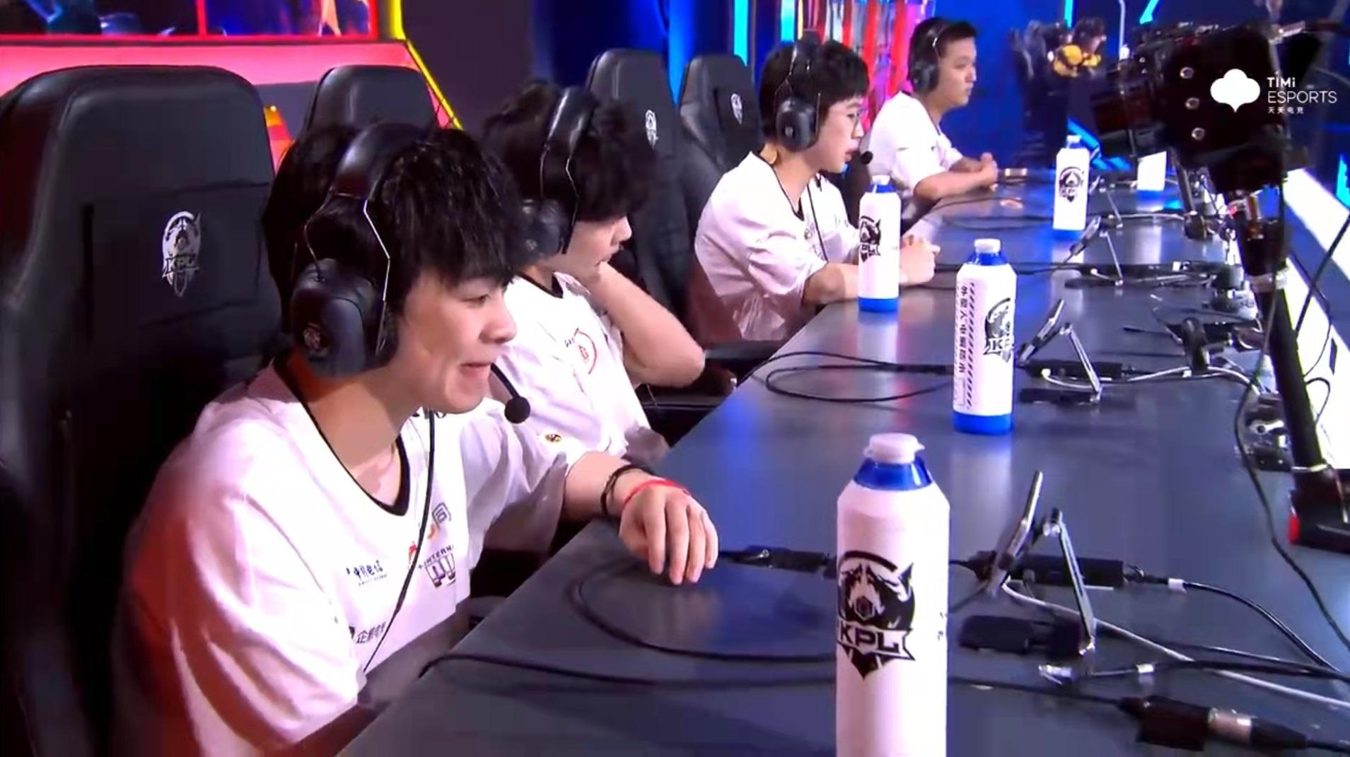 新版梦琪边路出装有哪些推荐？如何选择适合的装备？