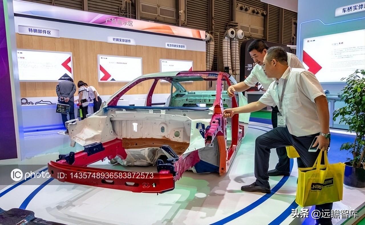 英雄联盟出装优先选择大件还是小件？