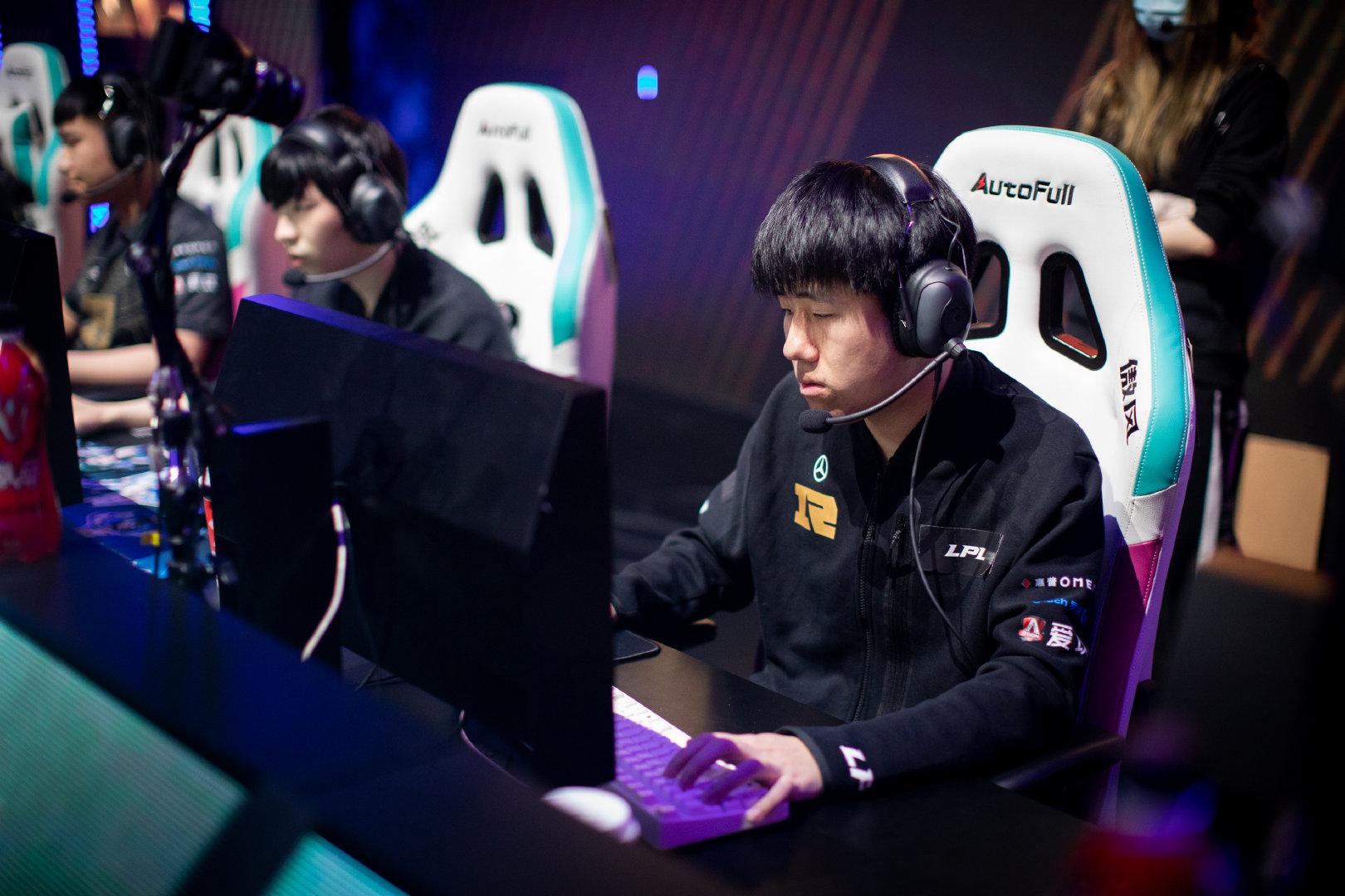 Dota1中有哪些简单粗暴的英雄?他们的特点是什么? Dota1中有哪些简单粗暴的英雄?他们的特点是什么?